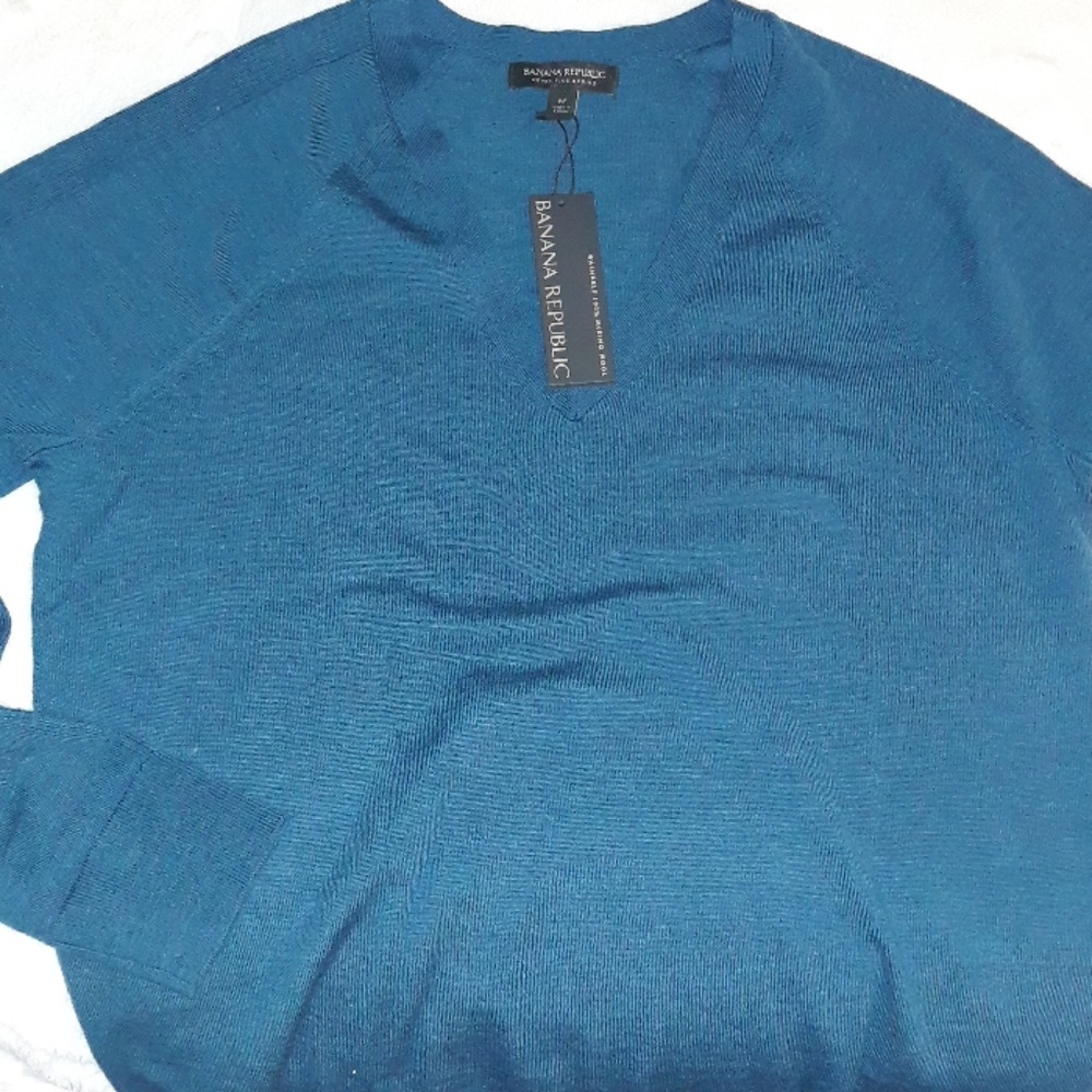 Banana republic V neck sweater